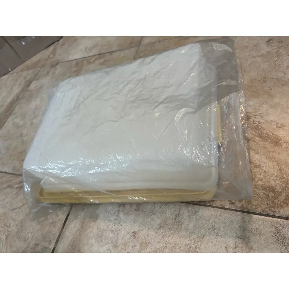 Vintage Tupperware Harvest Gold Rectangle Cake / Sheet Cake Carrier 13x9 NOS